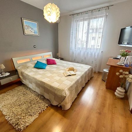 Room Adry 로비니 외부 사진
