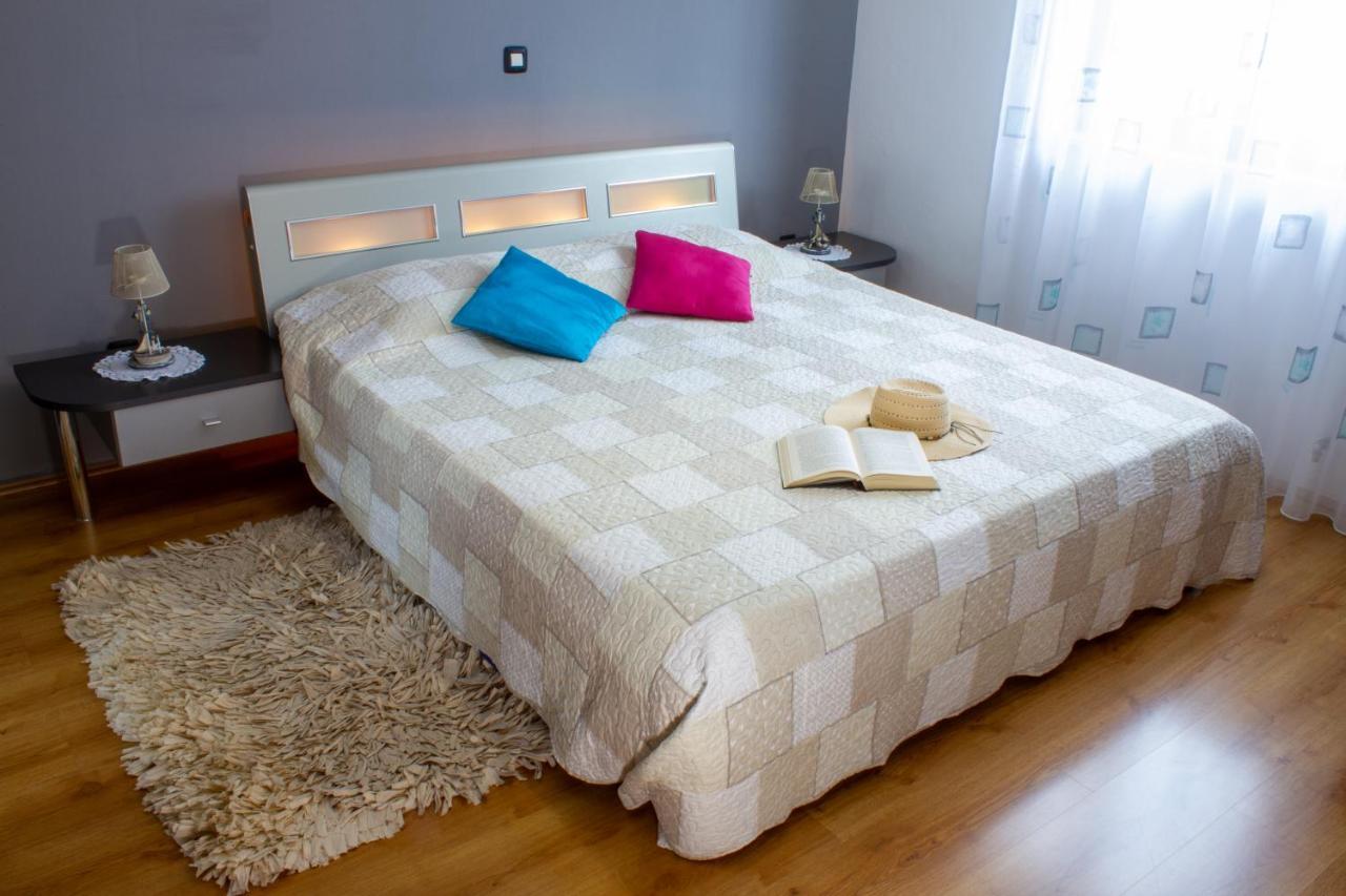 Room Adry 로비니 외부 사진